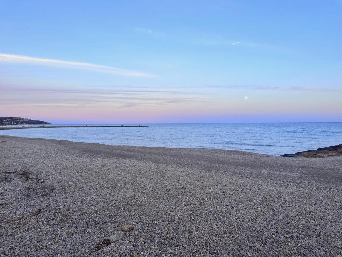 דירות Benicàssim Piso A Pie De Playa Con Piscina Y Vistas Al Mar מראה חיצוני תמונה